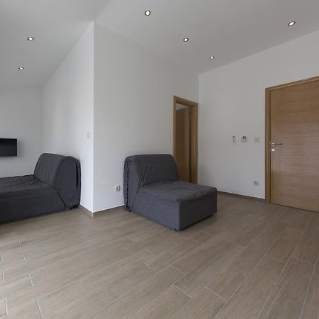 Apartments Villa Klara Baška Voda Eksteriør billede