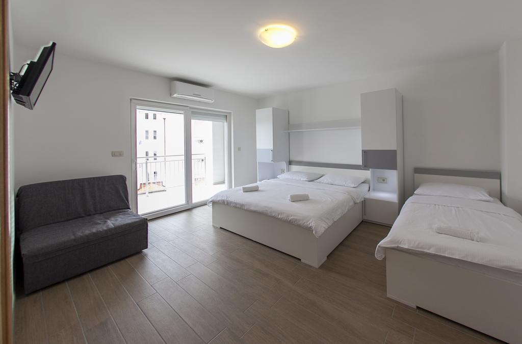 Apartments Villa Klara Baška Voda Eksteriør billede