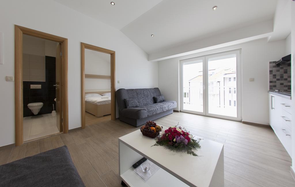 Apartments Villa Klara Baška Voda Eksteriør billede