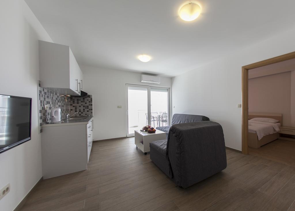 Apartments Villa Klara Baška Voda Eksteriør billede